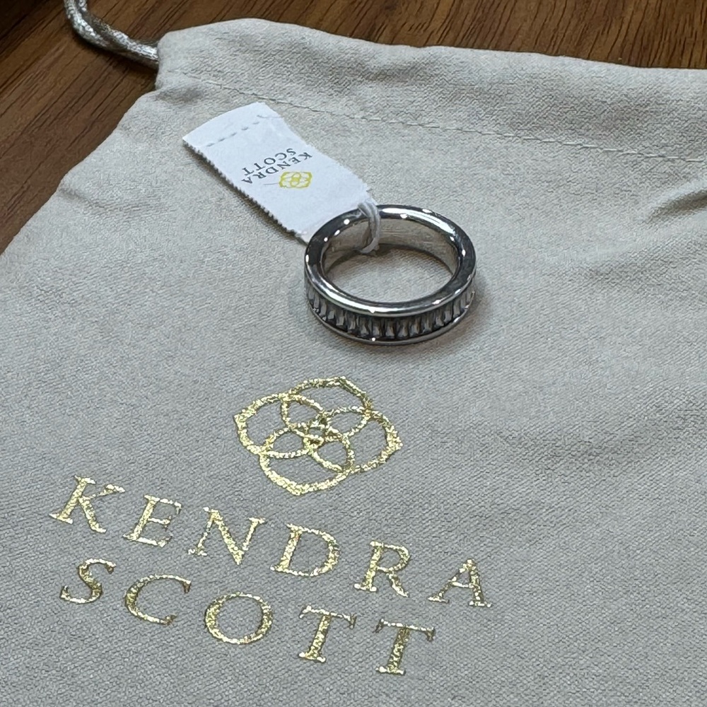NWT Kendra Scott Jack Silver Band Ring in Charcoal Gray Crystal Size 7
